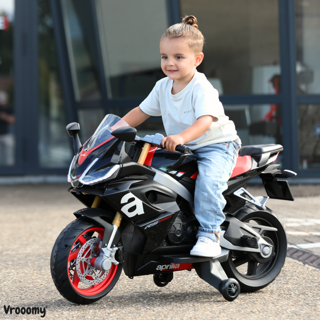 Aprilia RS660 12V Electric Kids' Motorbike – Red | 3–6 Years Aprilia RS660 12V Electric Kids' Motorbike – Red | 3–6 Years