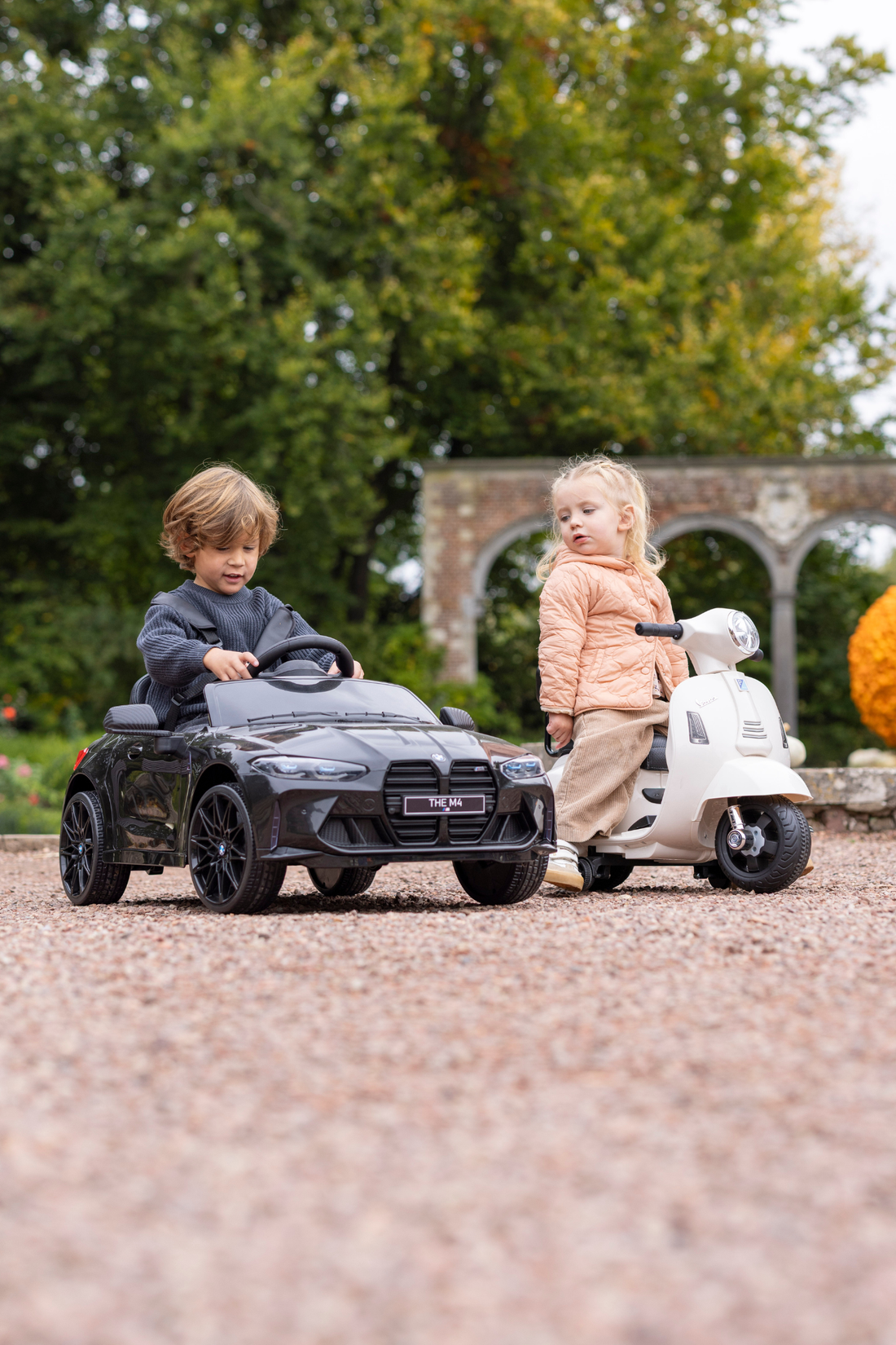 Elektrische Kinderauto’s & Rijdend Speelgoed | Vrooomy